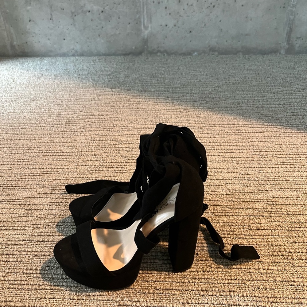 Heels - Picture 2 of 4
